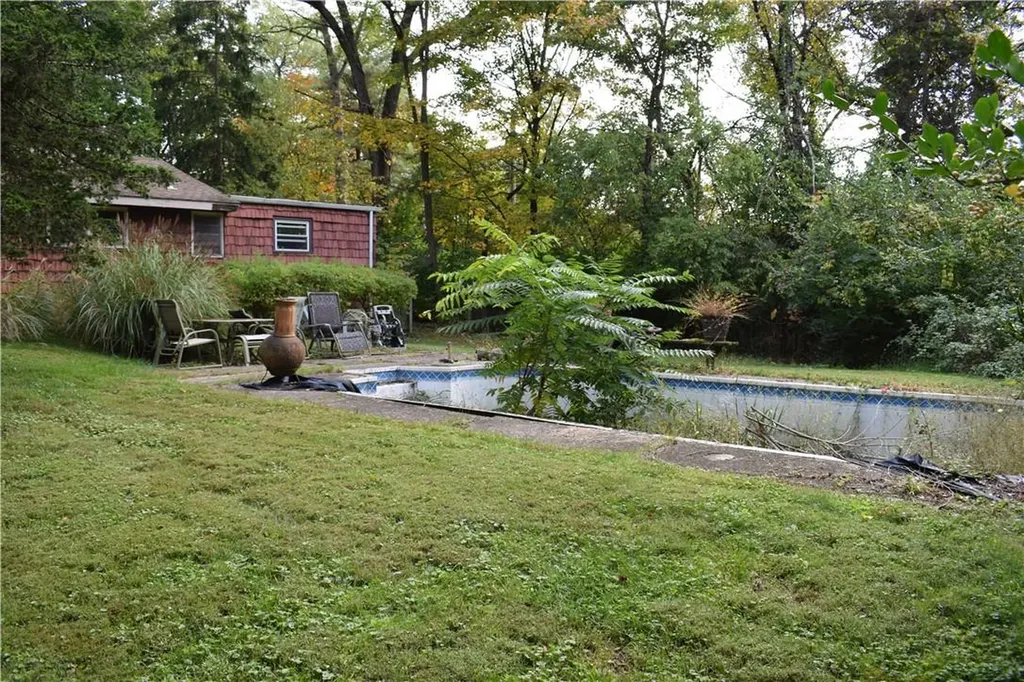 11 Tree Top Lane Poughkeepsie NY 12603