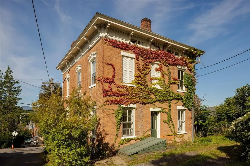 170 Broad Street Catskill NY 12414