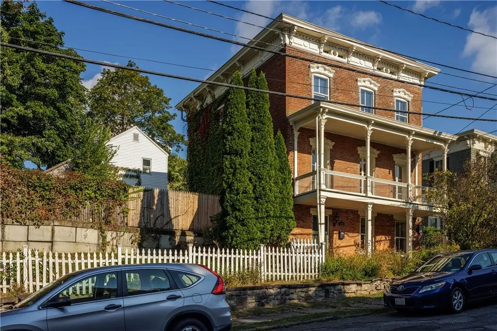 170 Broad Street Catskill NY 12414