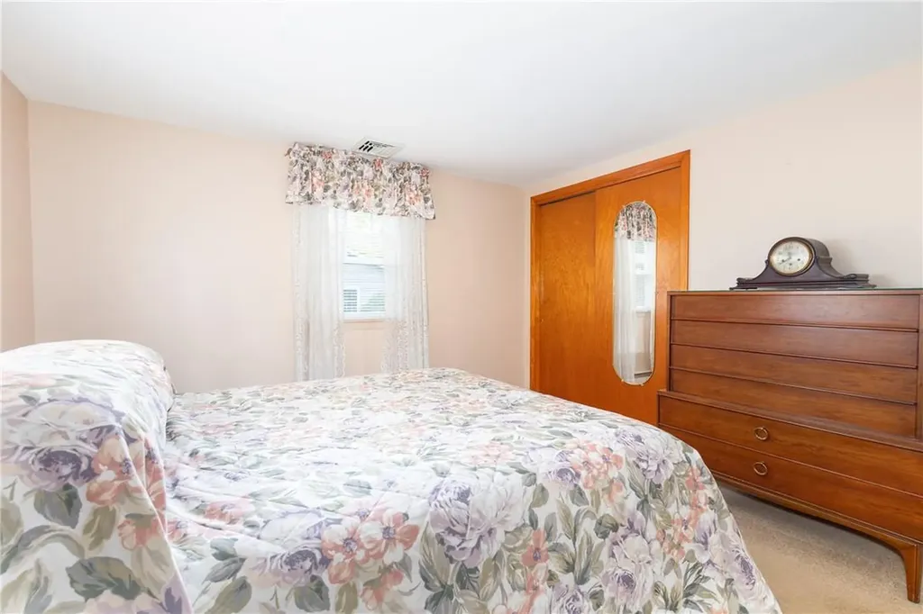 40 Pleasant Lane Poughkeepsie NY 12603