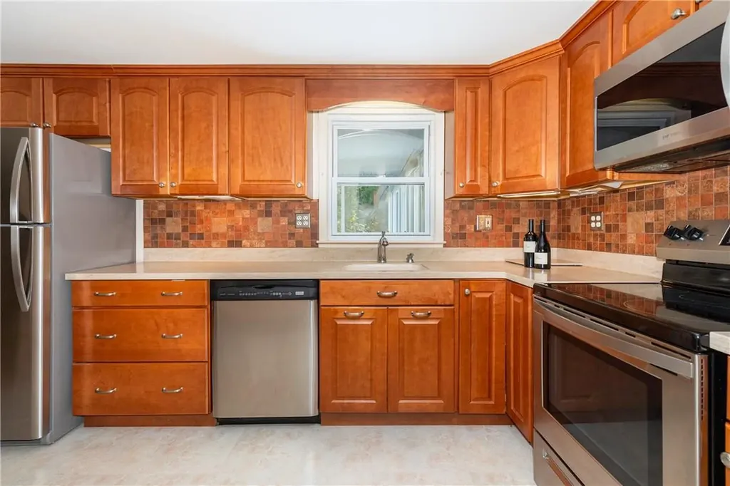 40 Pleasant Lane Poughkeepsie NY 12603