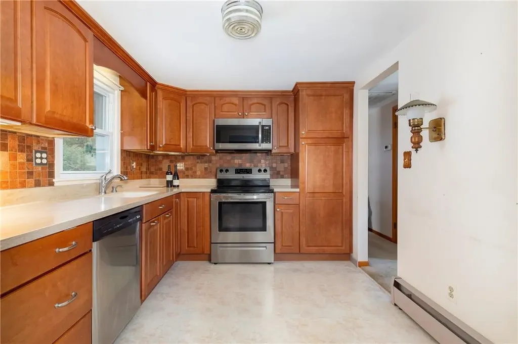 40 Pleasant Lane Poughkeepsie NY 12603
