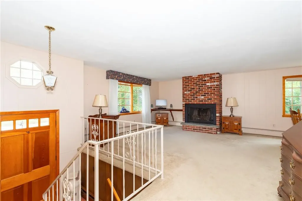 40 Pleasant Lane Poughkeepsie NY 12603