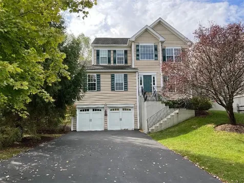 624 Creekside Lane Fishkill NY 12524