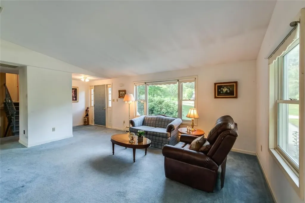 41 Horseshoe Road Millbrook NY 12545