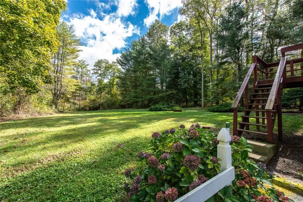 41 Horseshoe Road Millbrook NY 12545