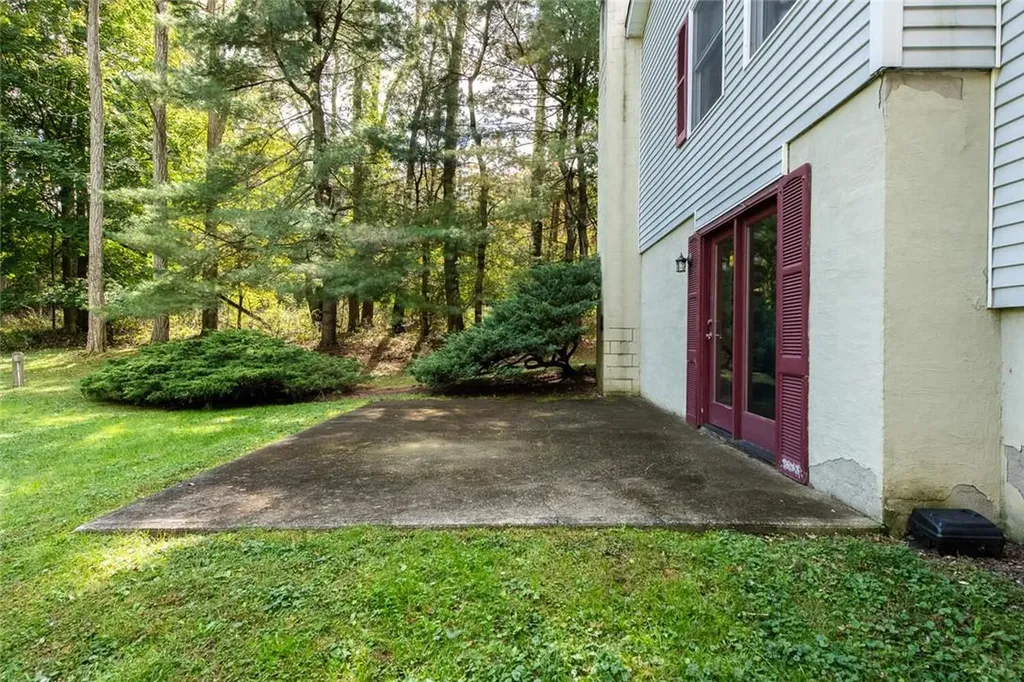 41 Horseshoe Road Millbrook NY 12545