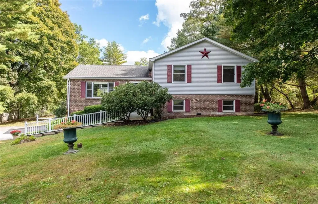 41 Horseshoe Road Millbrook NY 12545