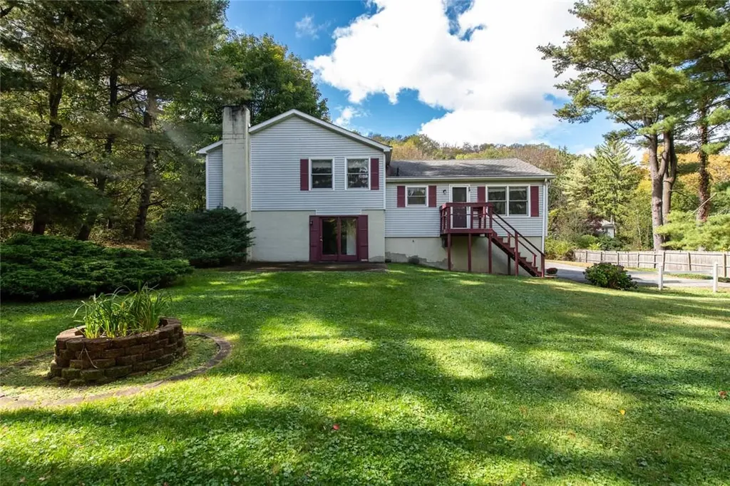 41 Horseshoe Road Millbrook NY 12545