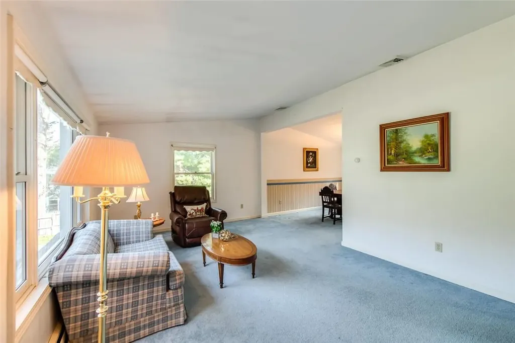 41 Horseshoe Road Millbrook NY 12545