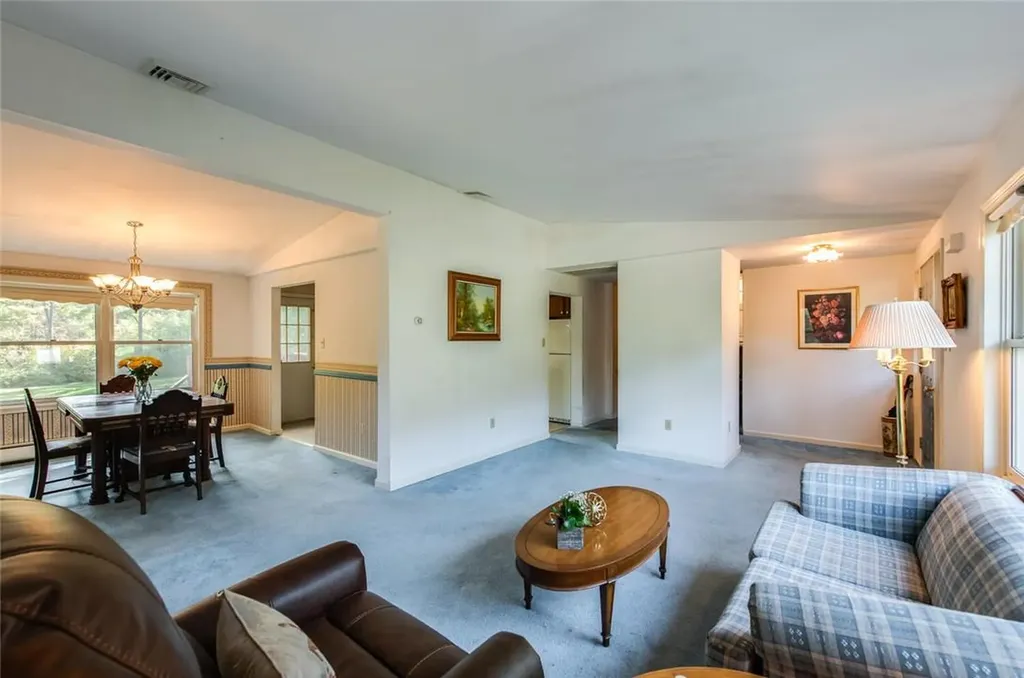 41 Horseshoe Road Millbrook NY 12545