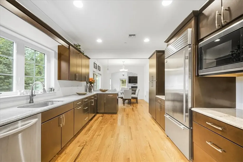 12 Clarion Drive White Plains NY 10603