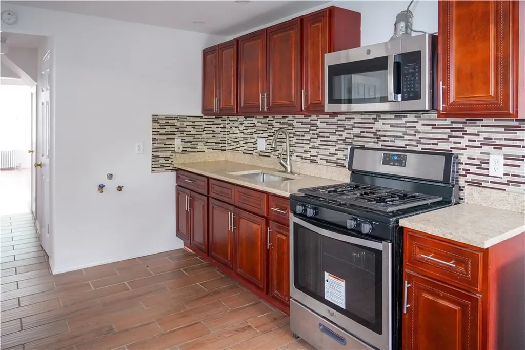431 Taylor Avenue Bronx NY 10473