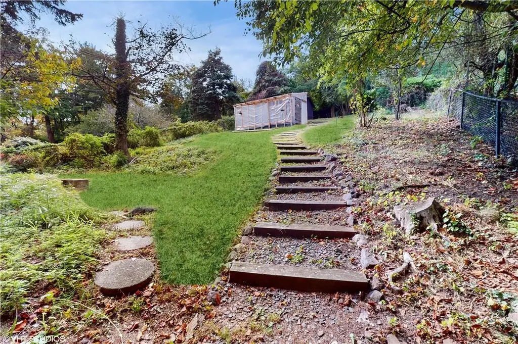 1090 Route 9w S Nyack NY 10960