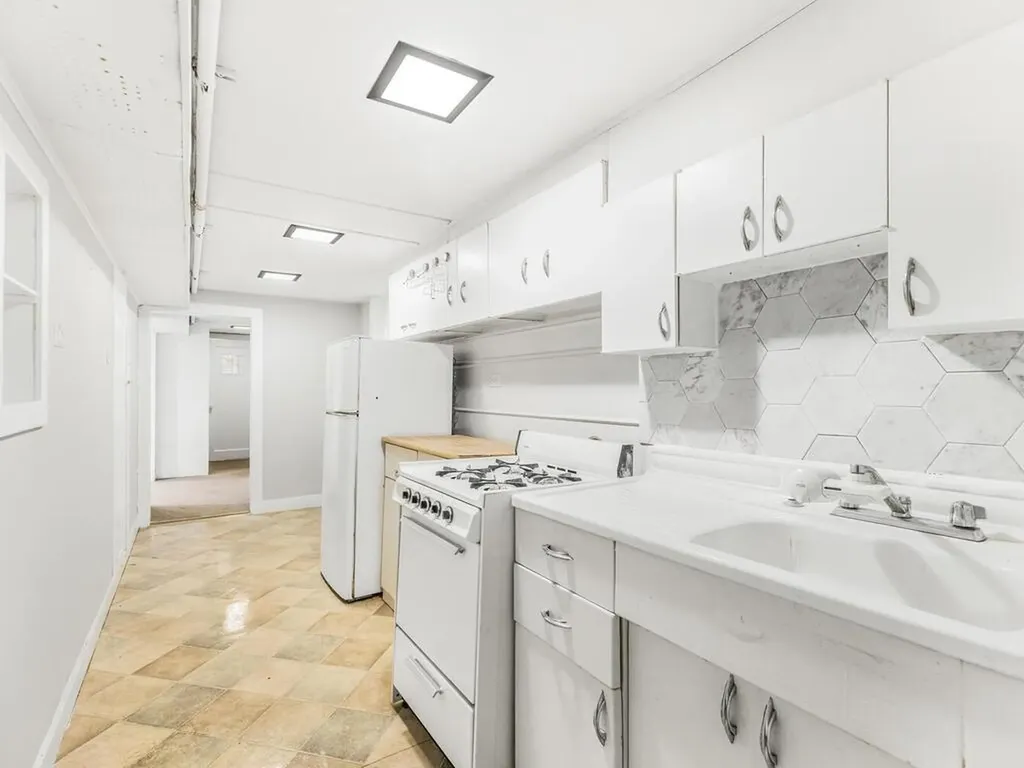 1508 Ericson Place Bronx NY 10461