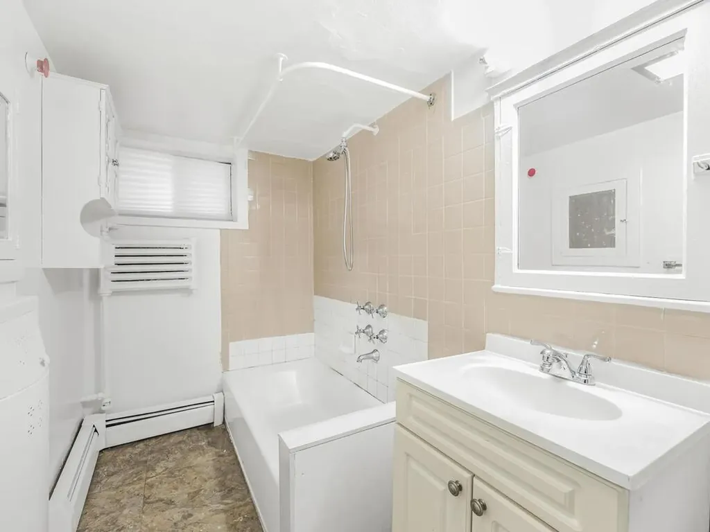 1508 Ericson Place Bronx NY 10461