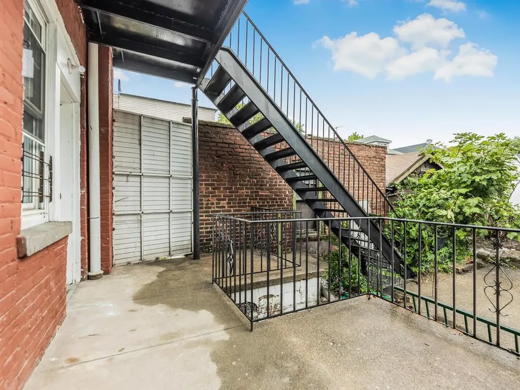 1508 Ericson Place Bronx NY 10461