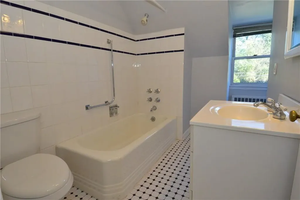 25 Hathaway Road Bronxville NY 10708
