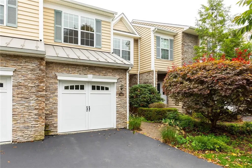 705 Huntington Drive Fishkill NY 12524