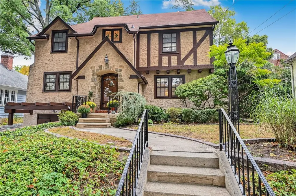 383 Collins Avenue Mount Vernon NY 10552