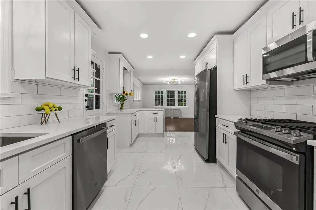 383 Collins Avenue Mount Vernon NY 10552
