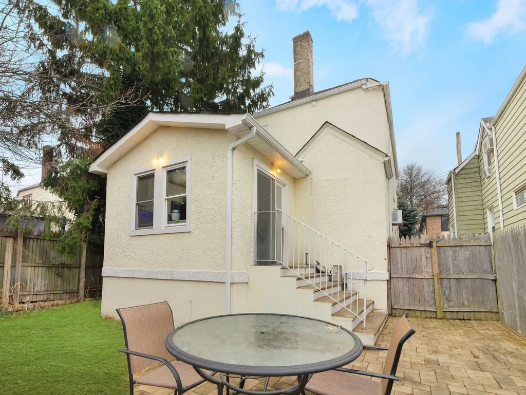 5 Davis Court Staten Island NY 10310
