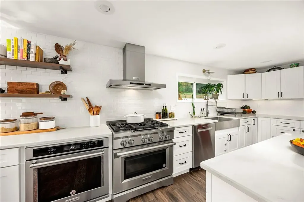 843 Van Wagner Road Poughkeepsie NY 12601
