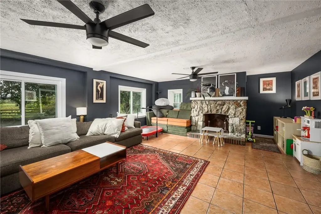 843 Van Wagner Road Poughkeepsie NY 12601