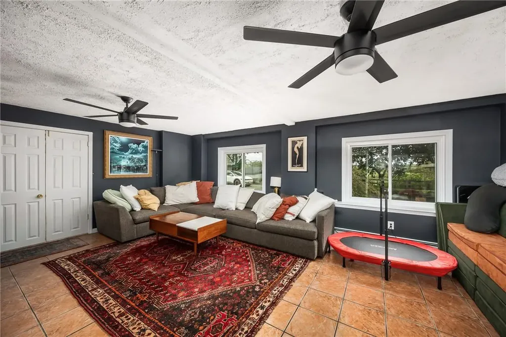 843 Van Wagner Road Poughkeepsie NY 12601