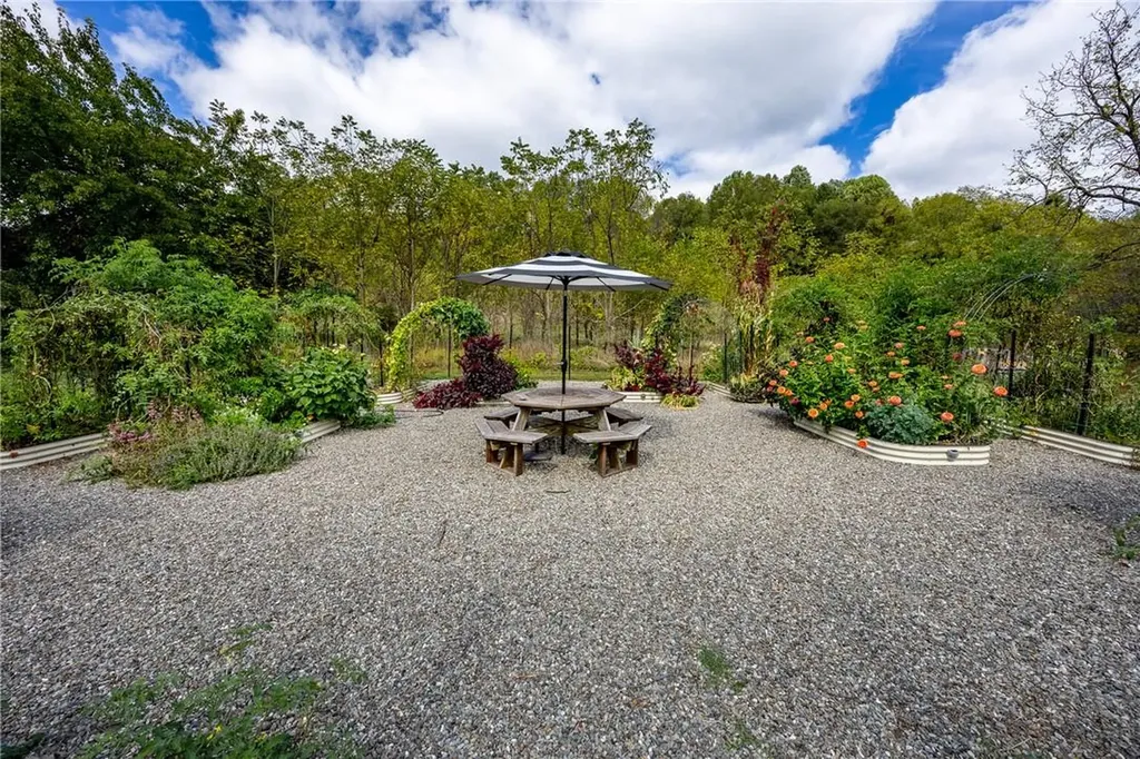843 Van Wagner Road Poughkeepsie NY 12601