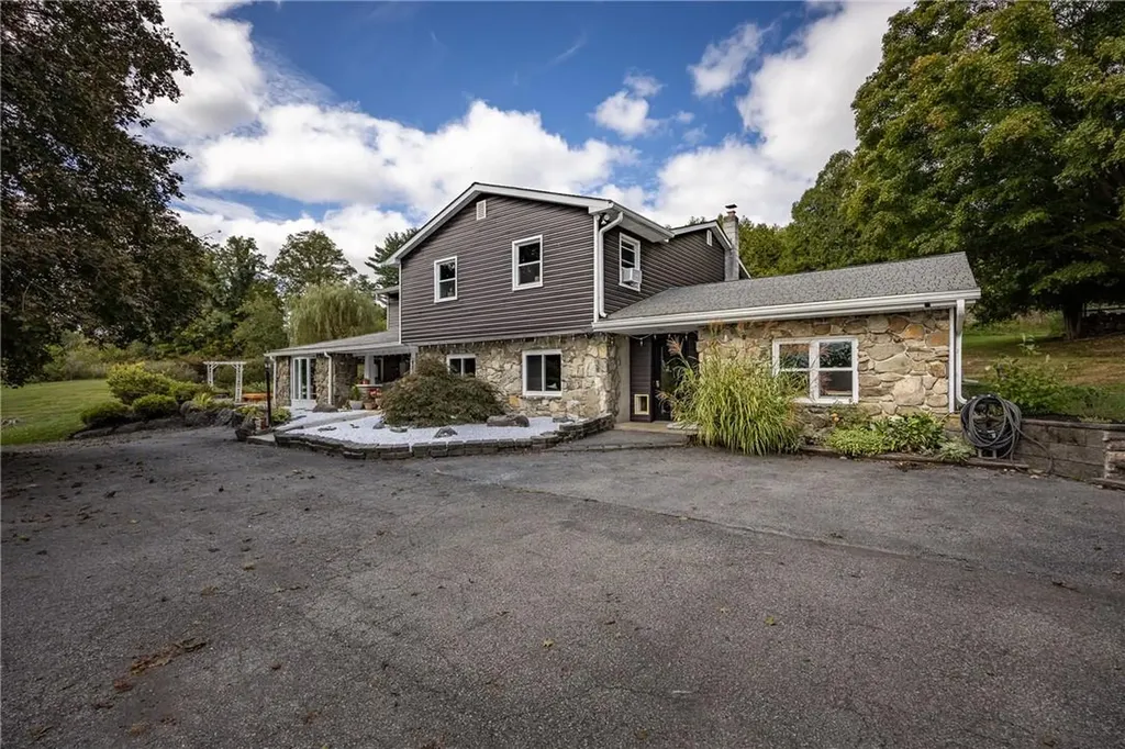 843 Van Wagner Road Poughkeepsie NY 12601