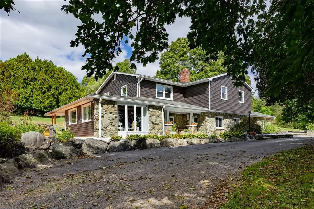 843 Van Wagner Road Poughkeepsie NY 12601
