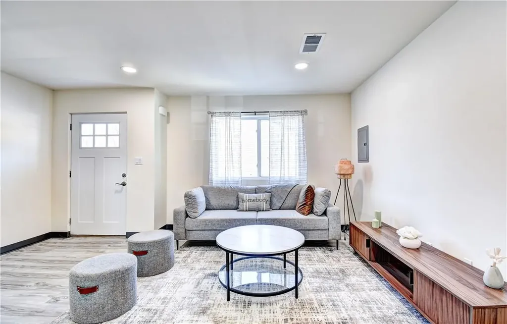 35 Levy Place Saugerties NY 12477