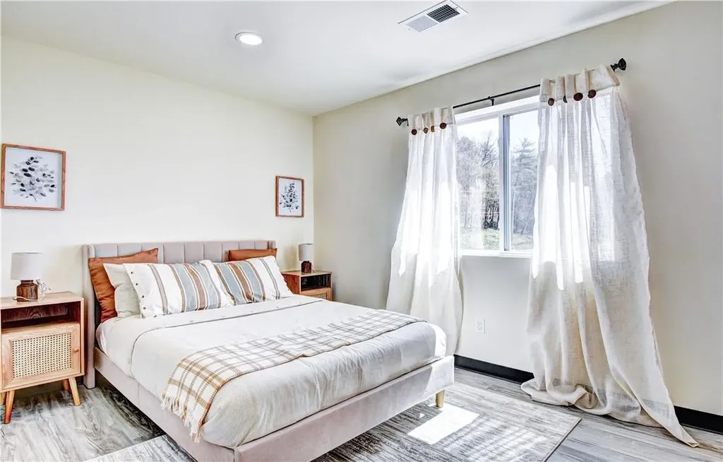 35 Levy Place Saugerties NY 12477