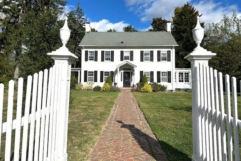 92 Hooker Avenue Poughkeepsie NY 12601