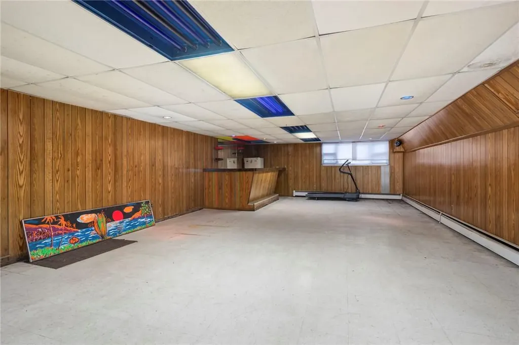 2537 Cruger Avenue Bronx NY 10467