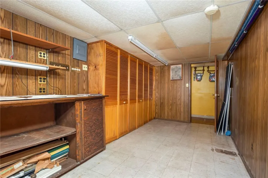 2537 Cruger Avenue Bronx NY 10467