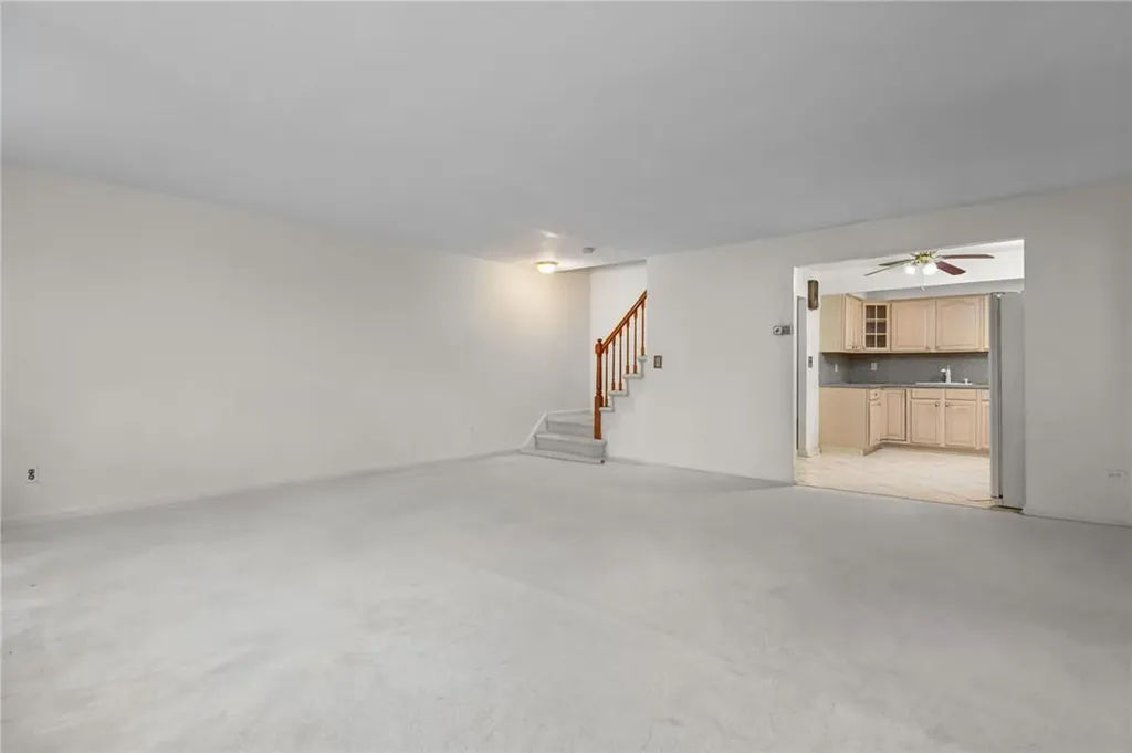 2537 Cruger Avenue Bronx NY 10467