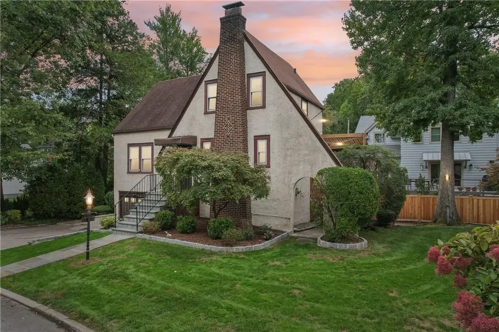 5 Shadow Lane Larchmont NY 10538