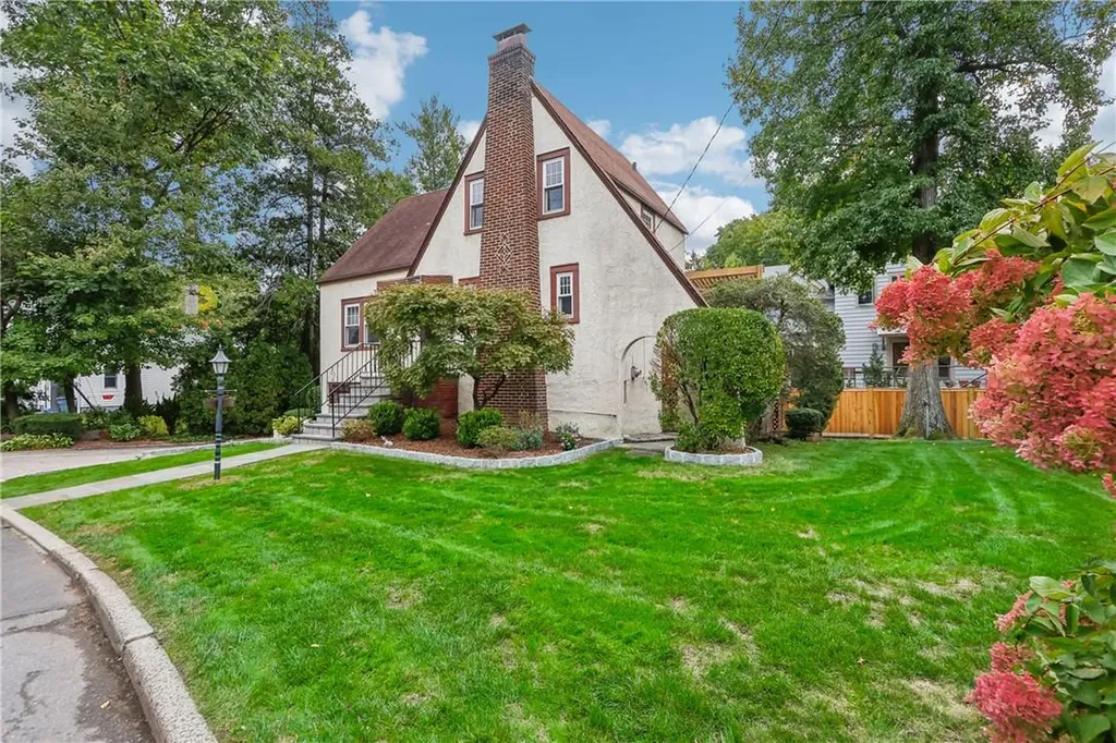 5 Shadow Lane Larchmont NY 10538