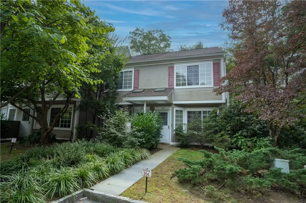 203 Park Ridge Lane White Plains NY 10603