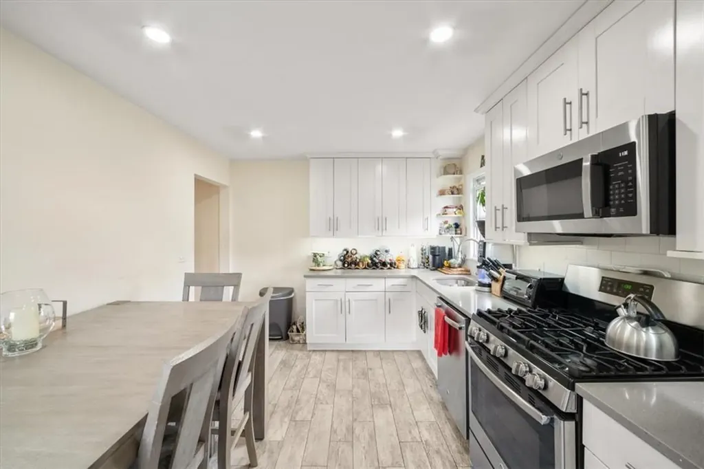126 Murray Avenue Yonkers NY 10704