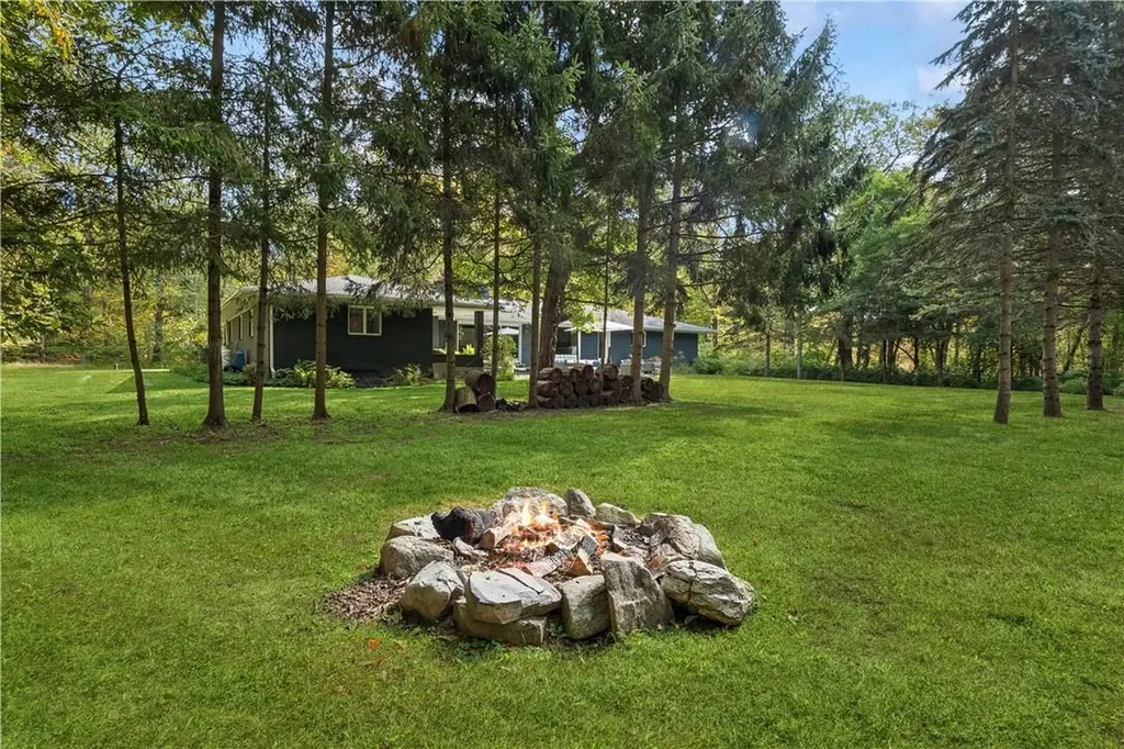 562 E Mountain Road N Cold Spring NY 10516