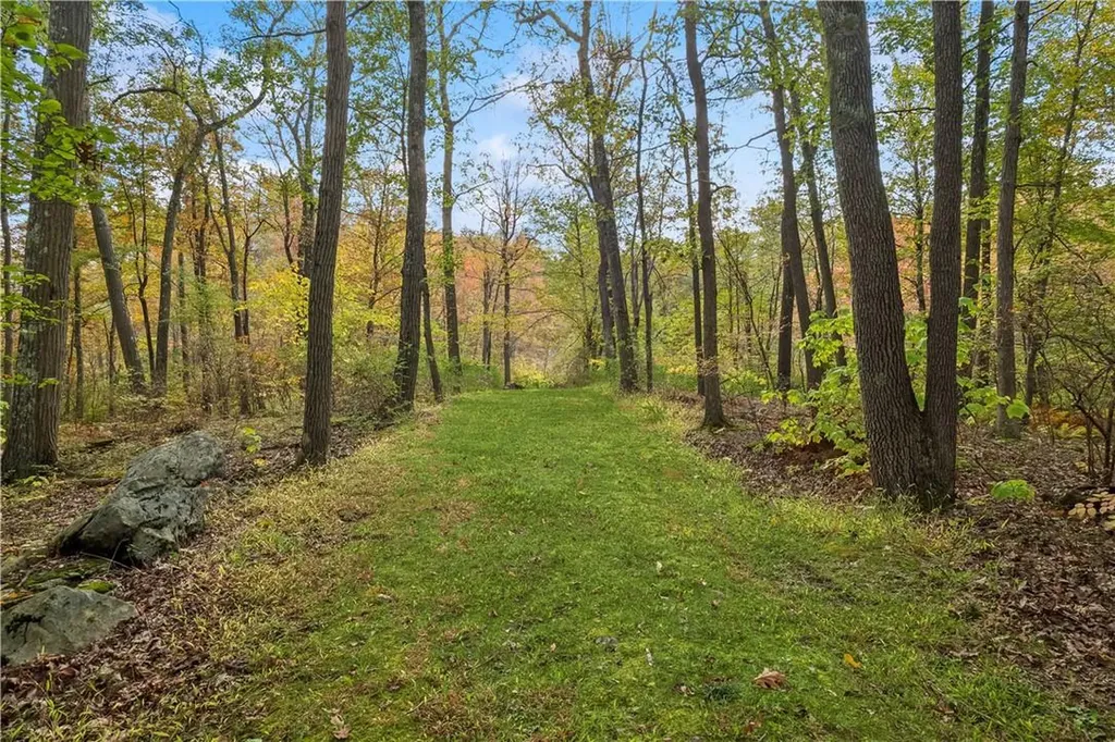 562 E Mountain Road N Cold Spring NY 10516