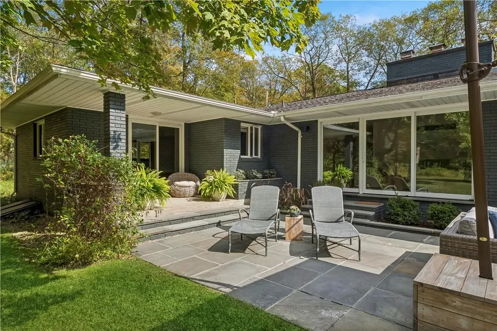 562 E Mountain Road N Cold Spring NY 10516