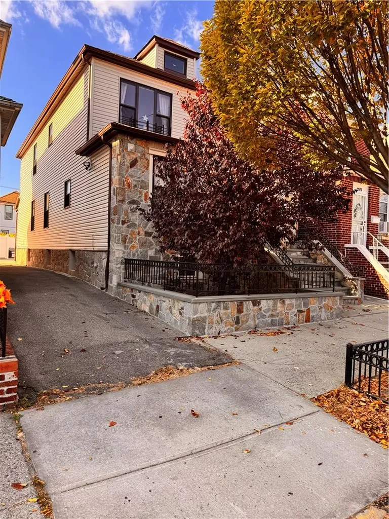 1821 Paulding Avenue Bronx NY 10462