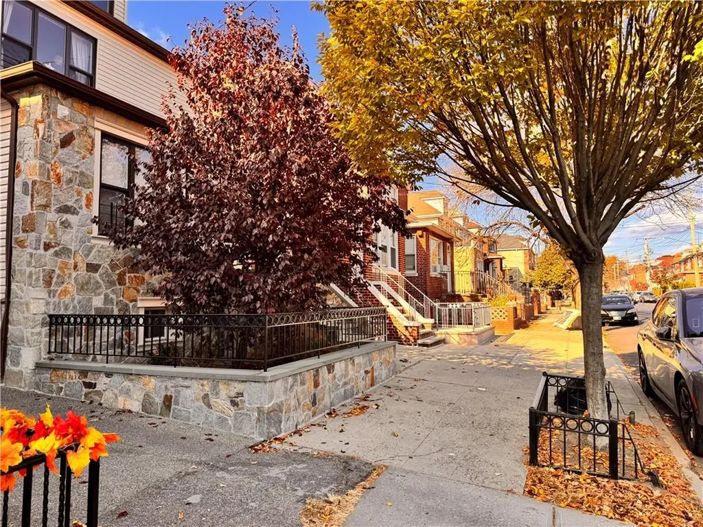 1821 Paulding Avenue Bronx NY 10462
