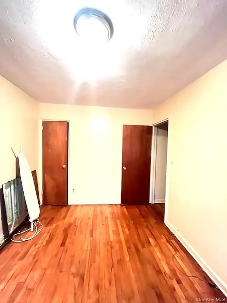 3613 Paulding Avenue Bronx NY 10469