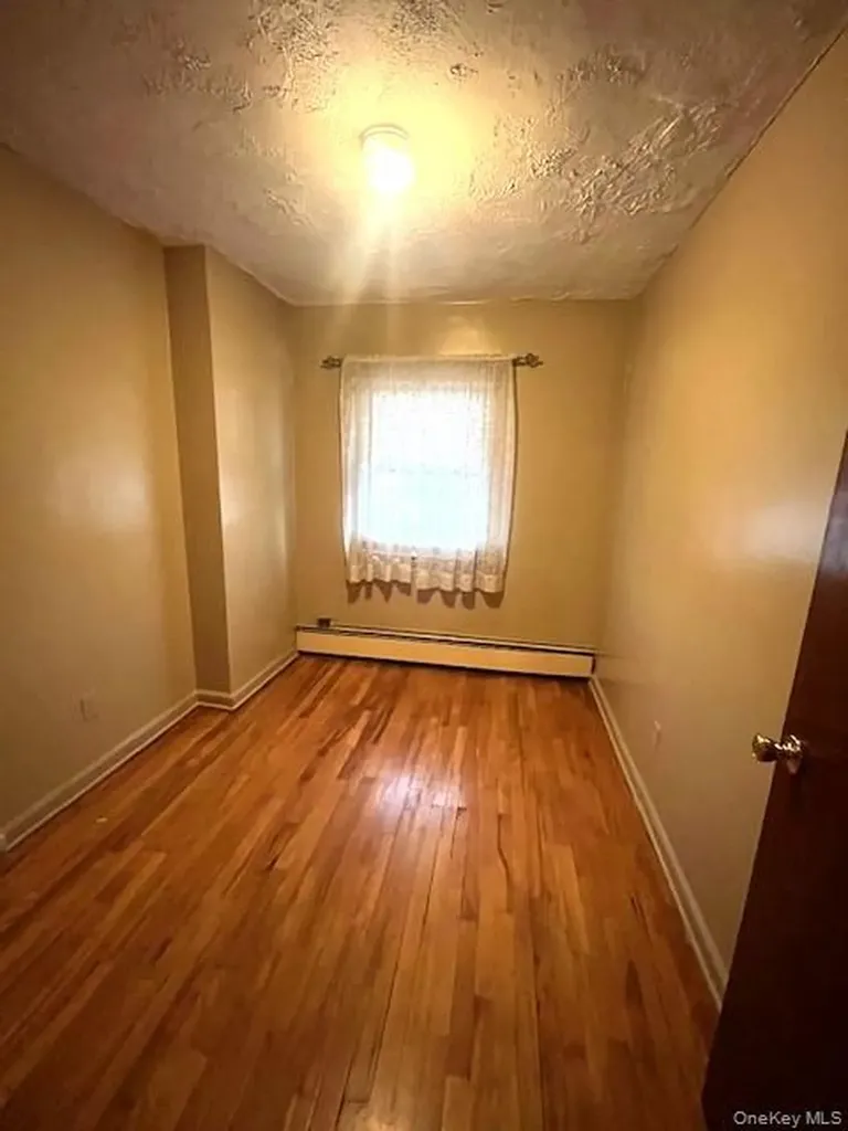3613 Paulding Avenue Bronx NY 10469