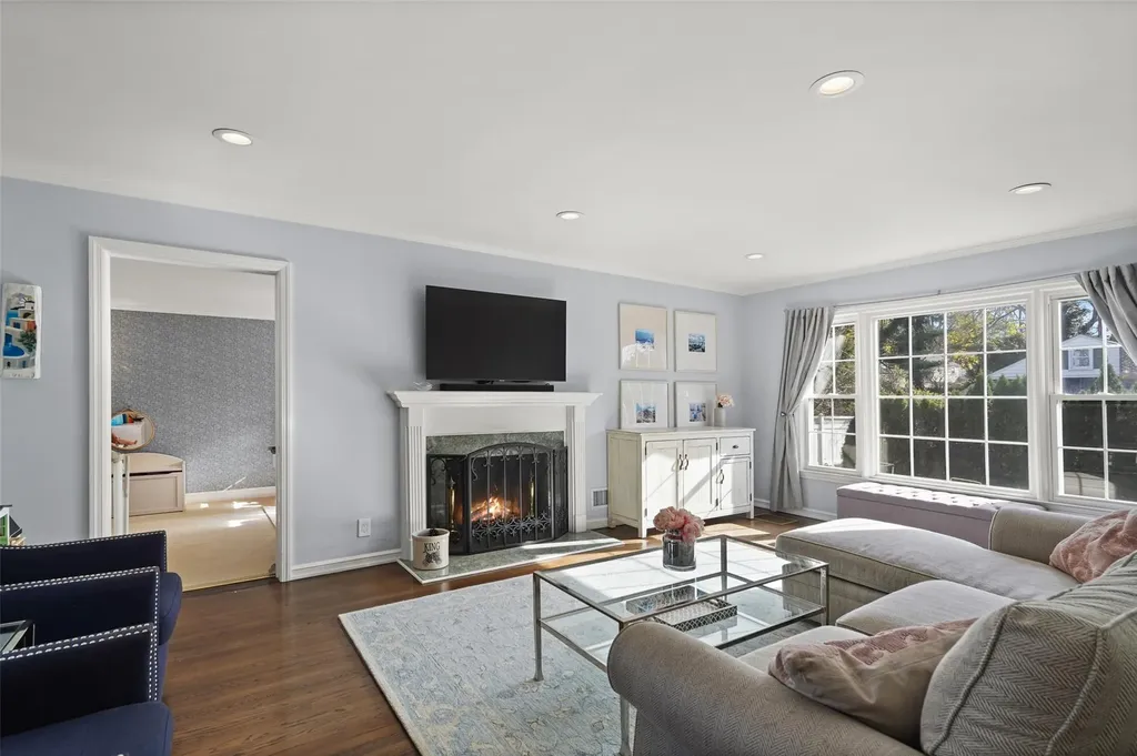 477 Ridgeway White Plains NY 10605